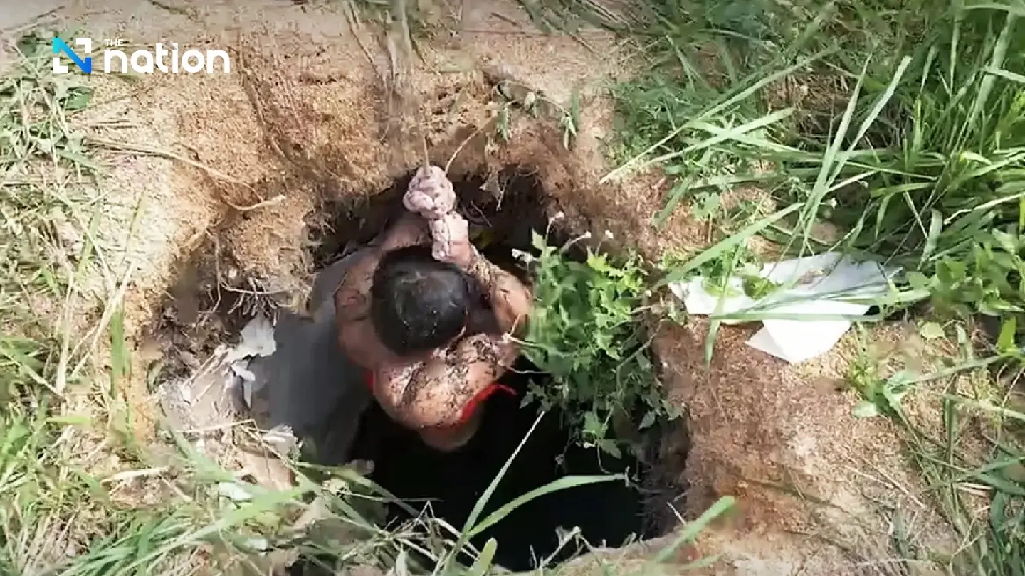Postman rescued after fall into abandoned well in Pattaya Postman rescued after fall into abandoned well in Pattaya
