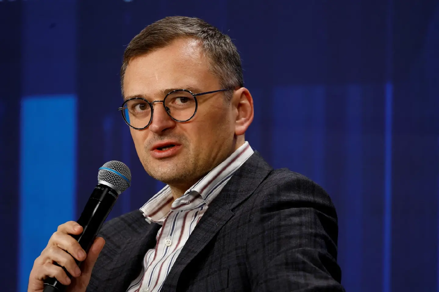 Ukrainian foreign minister resigns ahead of government leadership reshuffle Ukrainian foreign minister resigns ahead of government leadership reshuffle