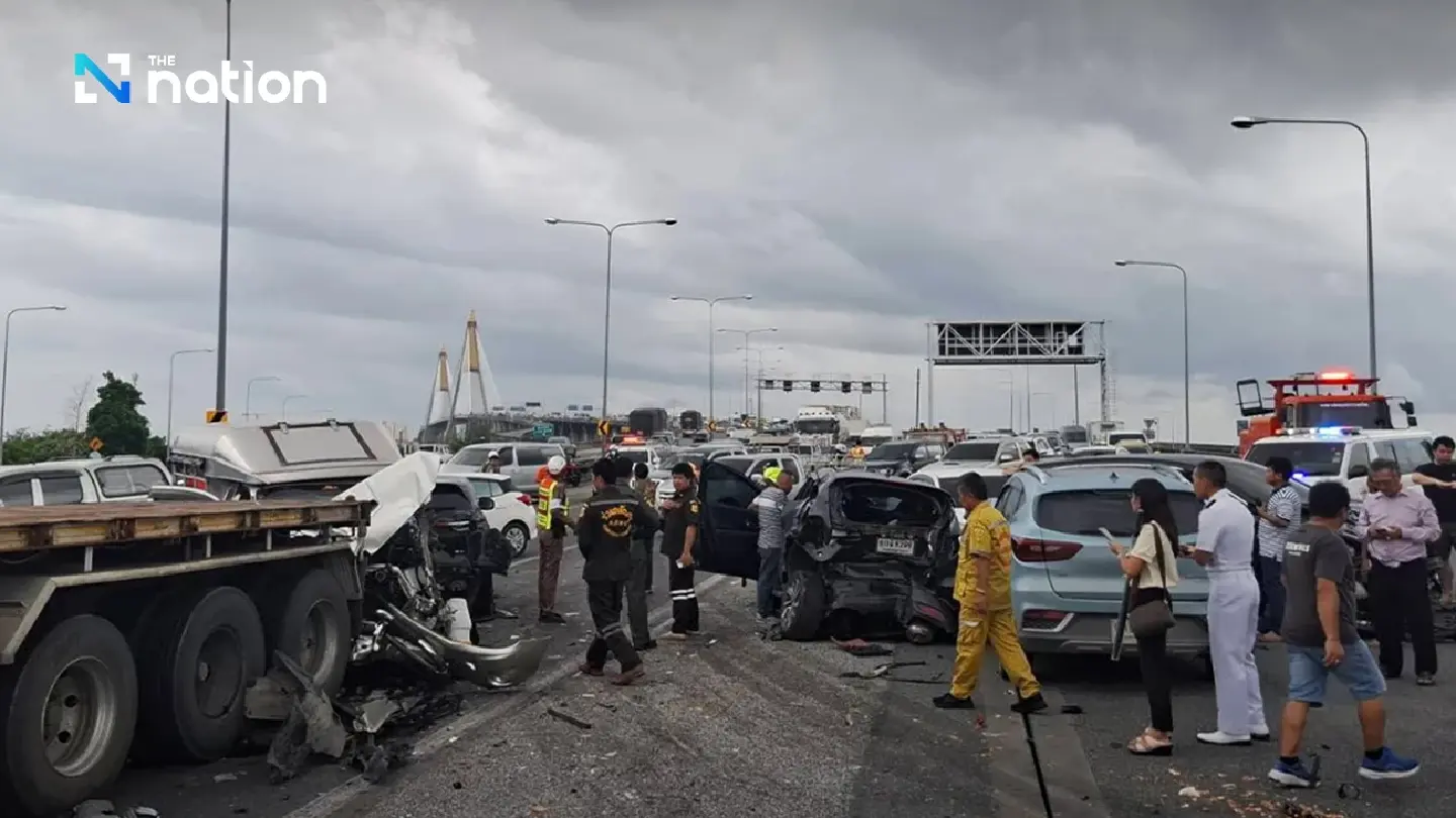 Samut Prakan pileup: 22-wheel truck ploughs through 16 vehicles Samut Prakan pileup: 22-wheel truck ploughs through 16 vehicles