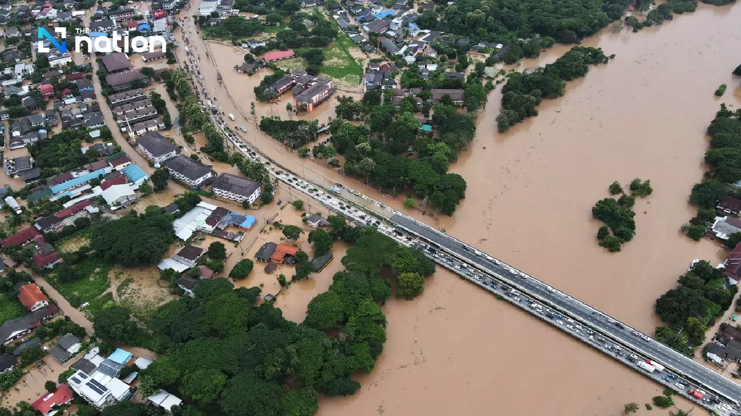 Damage to the economy from flooding could reach 27 billion baht