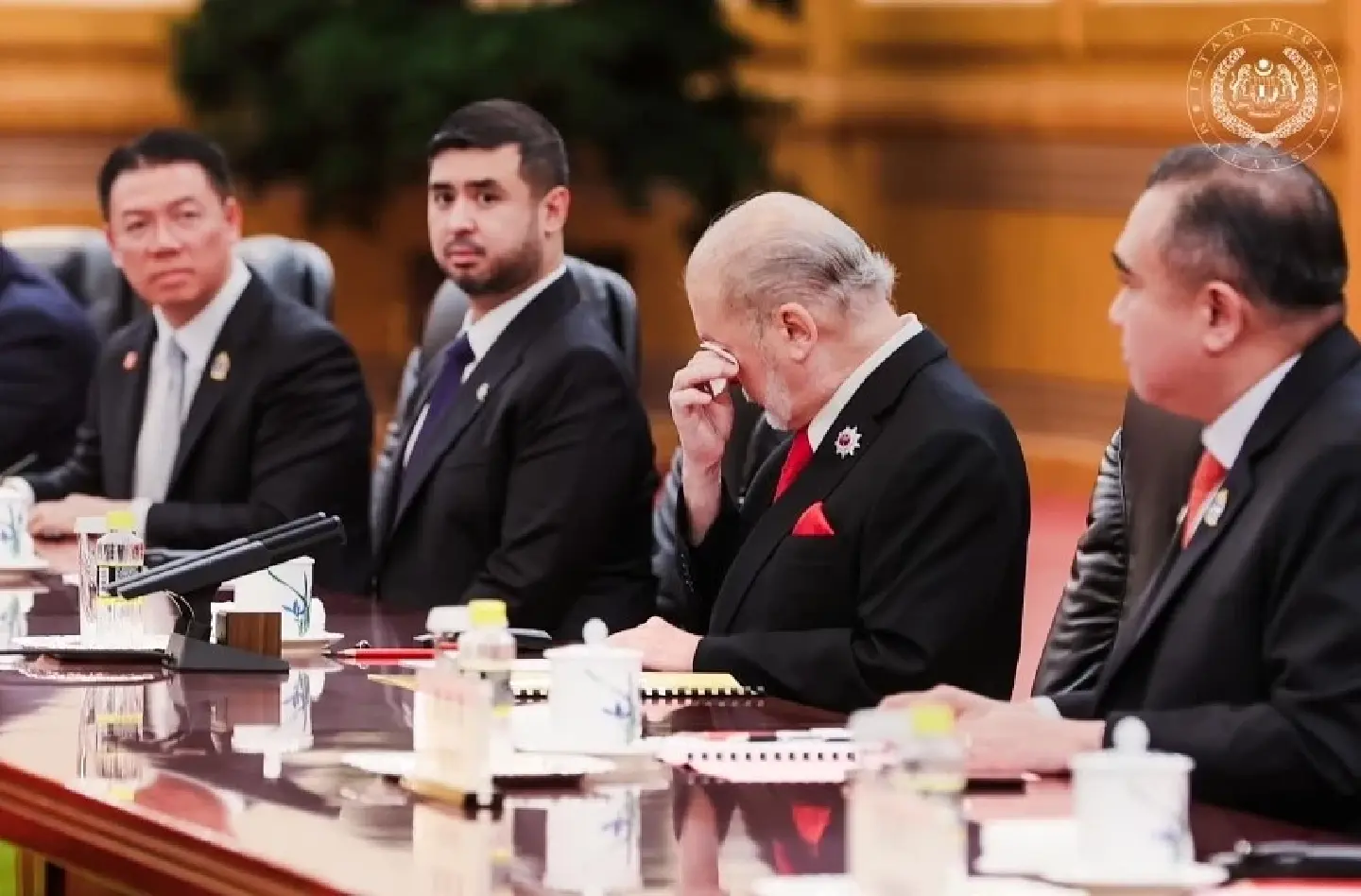 Malaysian King weeps discussing late son during meeting with Xi Jinping Malaysian King weeps discussing late son during meeting with Xi Jinping