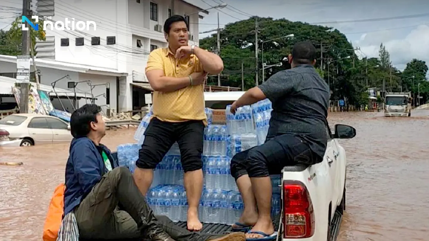 King’s son ‘Than Aon’ travels to Chiang Rai with food and water for flood victims