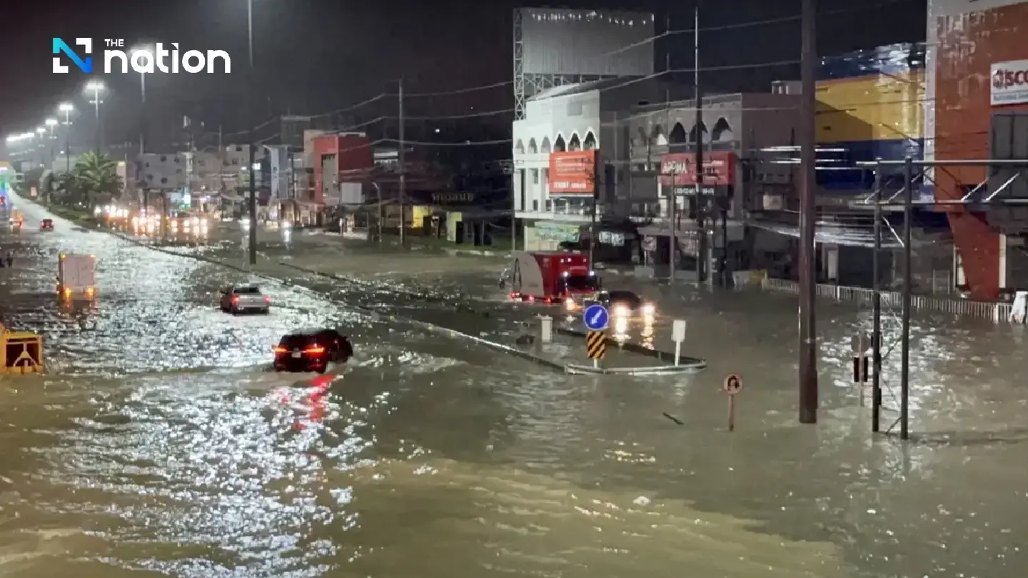 Flash floods in Pattaya bring misery to motorists