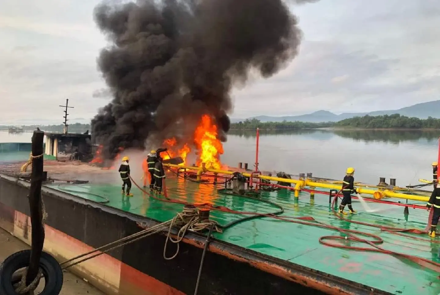 16-hour fire on oil tanker in Dawei claims 8 lives, leaves 1 missing and 3 injured 16-hour fire on oil tanker in Dawei claims 8 lives, leaves 1 missing and 3 injured