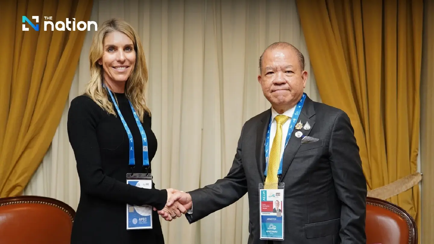Commerce minister holds talks on increasing Thai goods at Walmart stores