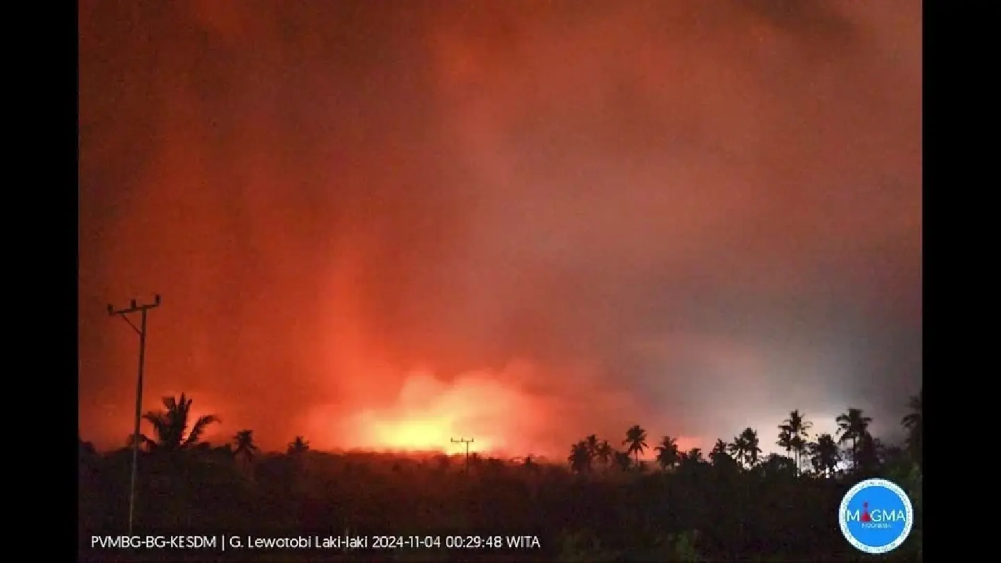 Volcanic eruption burns houses in Indonesia, killing at least 10 people