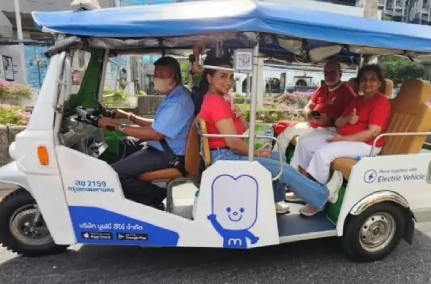 Malaysian ambassador honoured with vibrant tuk-tuk send-off in Thailand