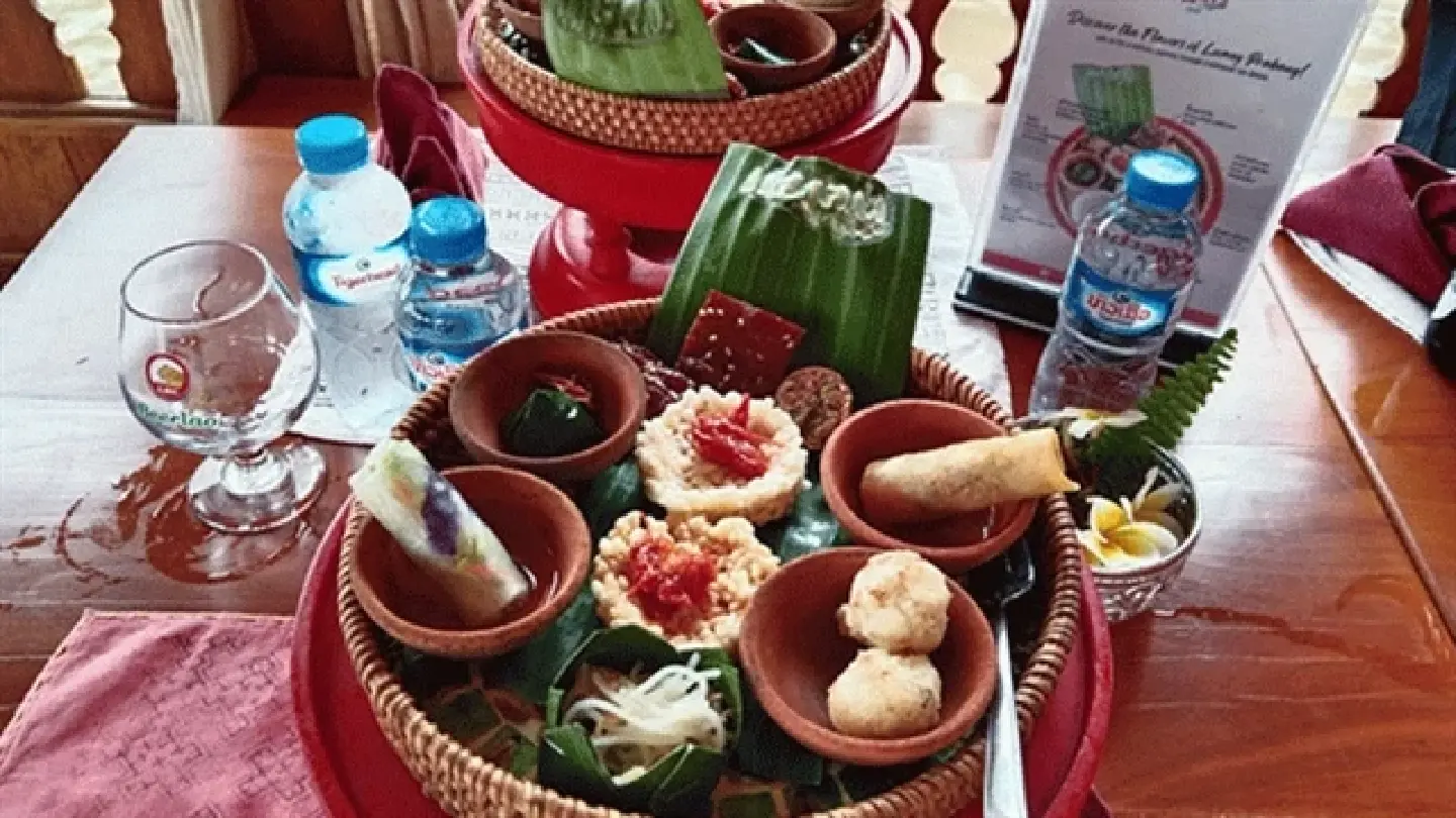 Mekong boat trip offers taste of timeless Luang Prabang