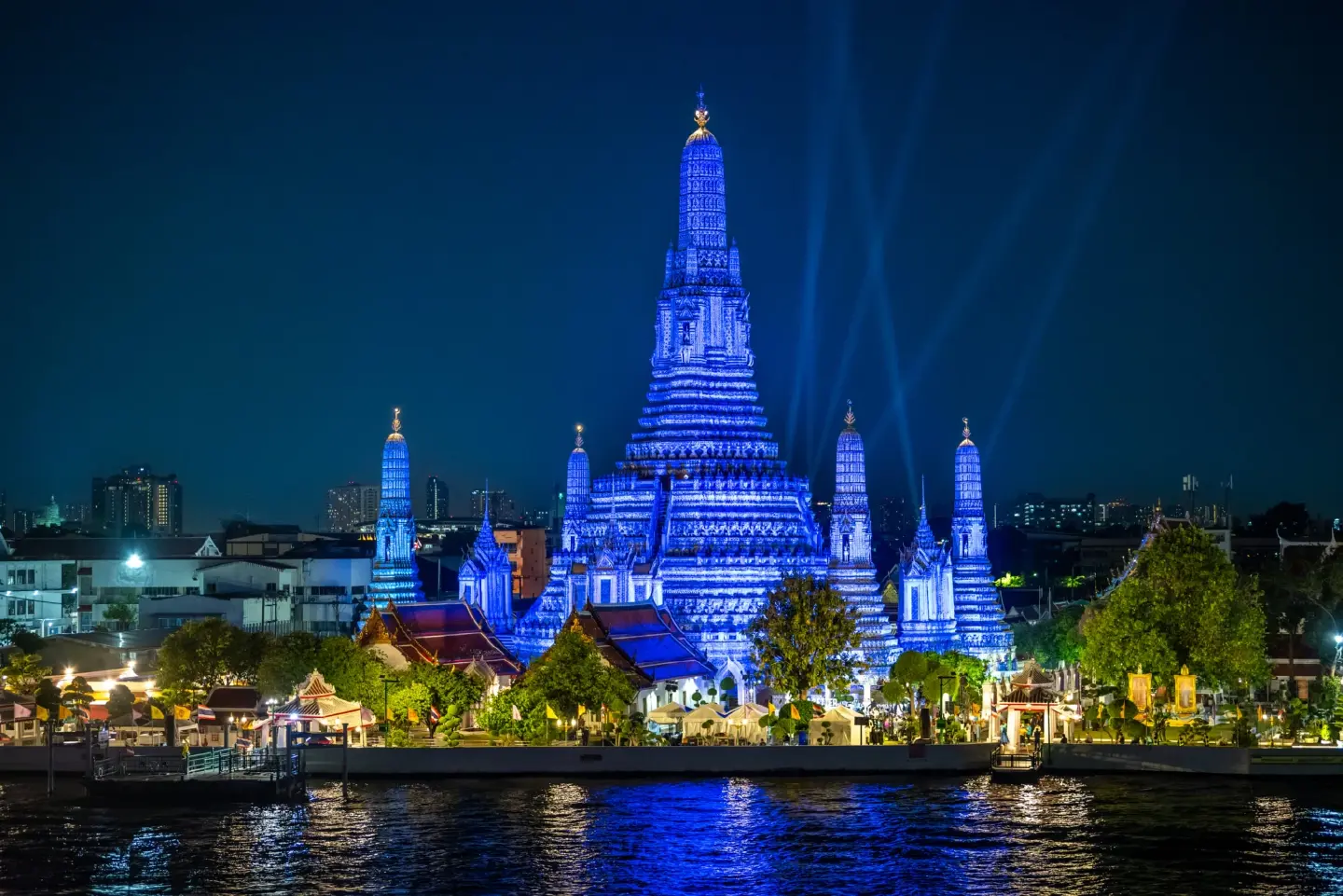 Unicef turns Wat Arun blue for World Children's Day with youth leaders