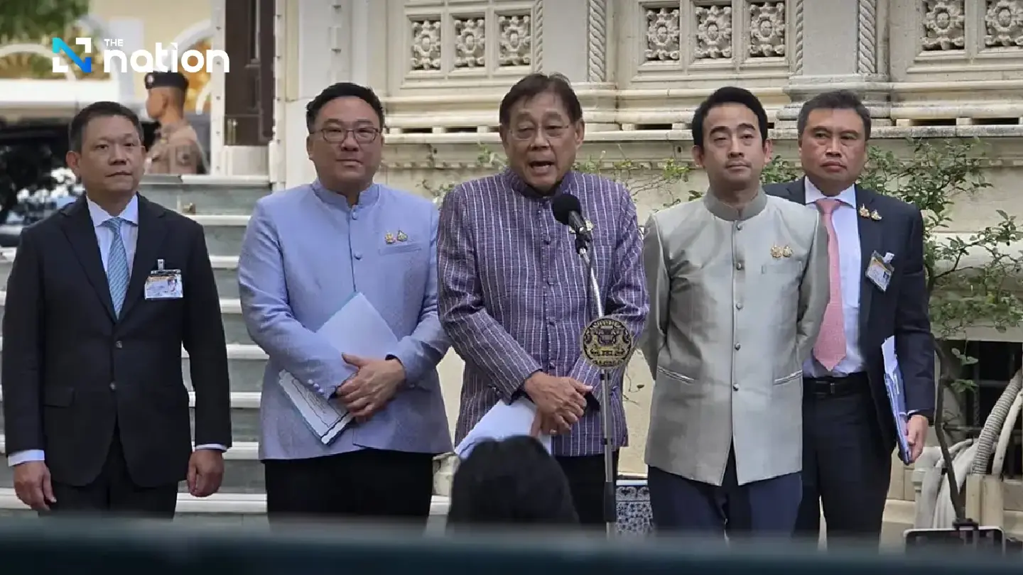 Govt vows to roll out 10,000 baht handout for elderly by January Govt vows to roll out 10,000 baht handout for elderly by January