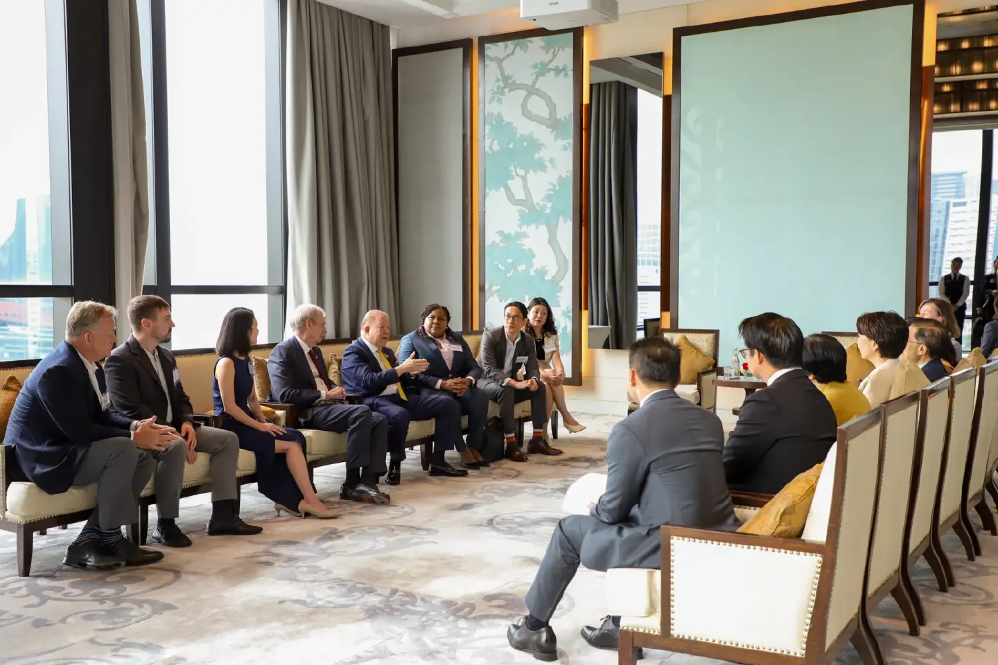 AMCHAM hosts Minister of Commerce for Member Luncheon