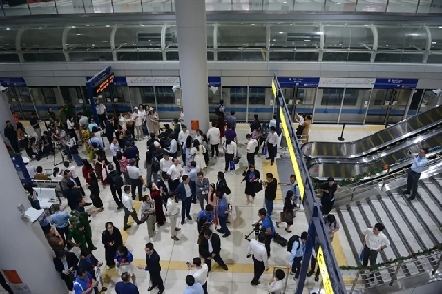 HCM City’s first metro line launches after years of delay HCM City’s first metro line launches after years of delay