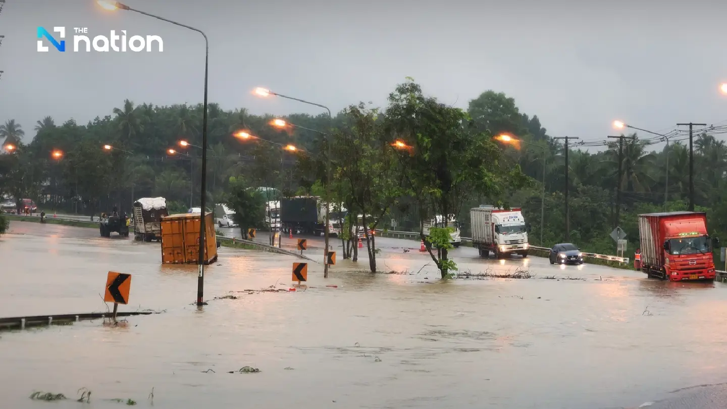 Flood cuts off Asian Highway in Chumphon, gateway to South
