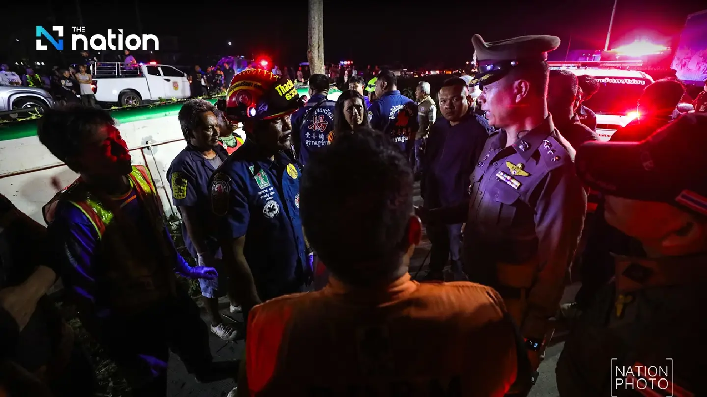 Tour bus crash in Surat Thani leaves 5 dead, 30 injured