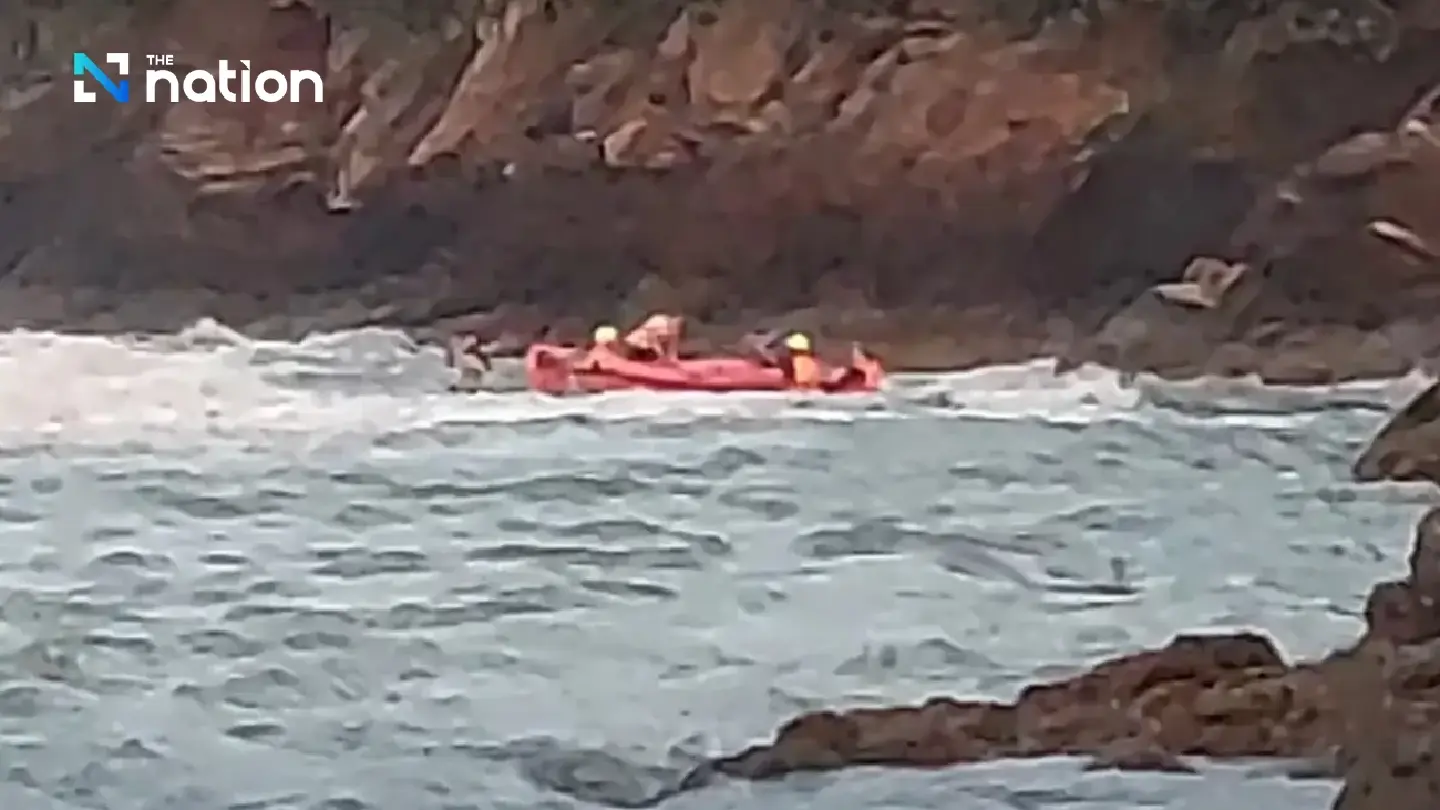 Belgian kitesurfer dies after being swept onto rocks in Pran Buri