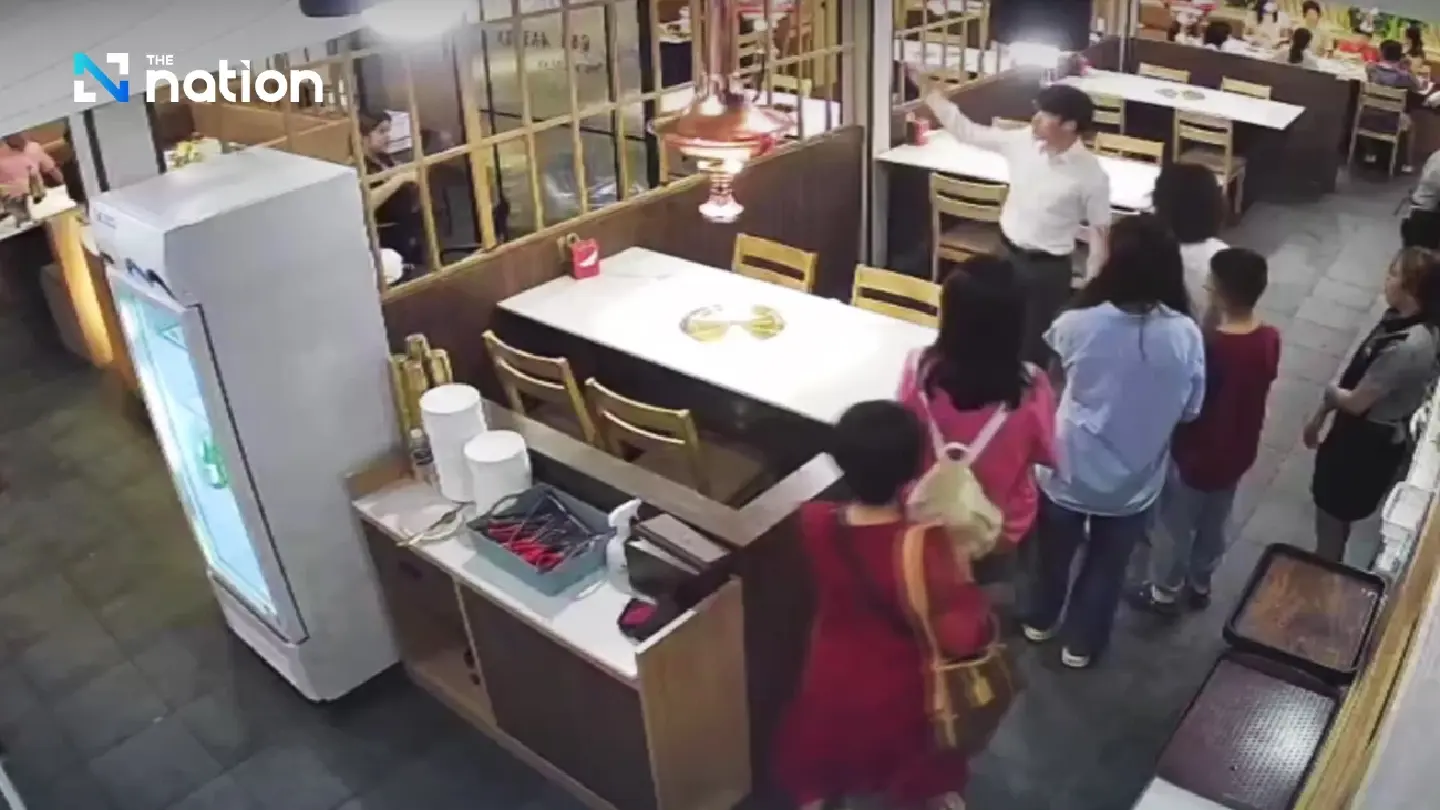 12 Chinese tourists leave restaurant manager out of pocket 12 Chinese tourists leave restaurant manager out of pocket