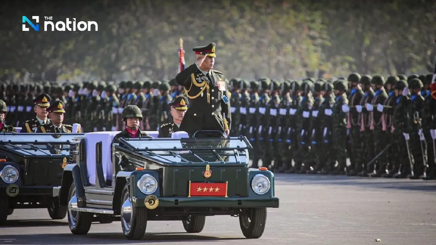 Army chief leads parade in Saraburi to mark Army Day