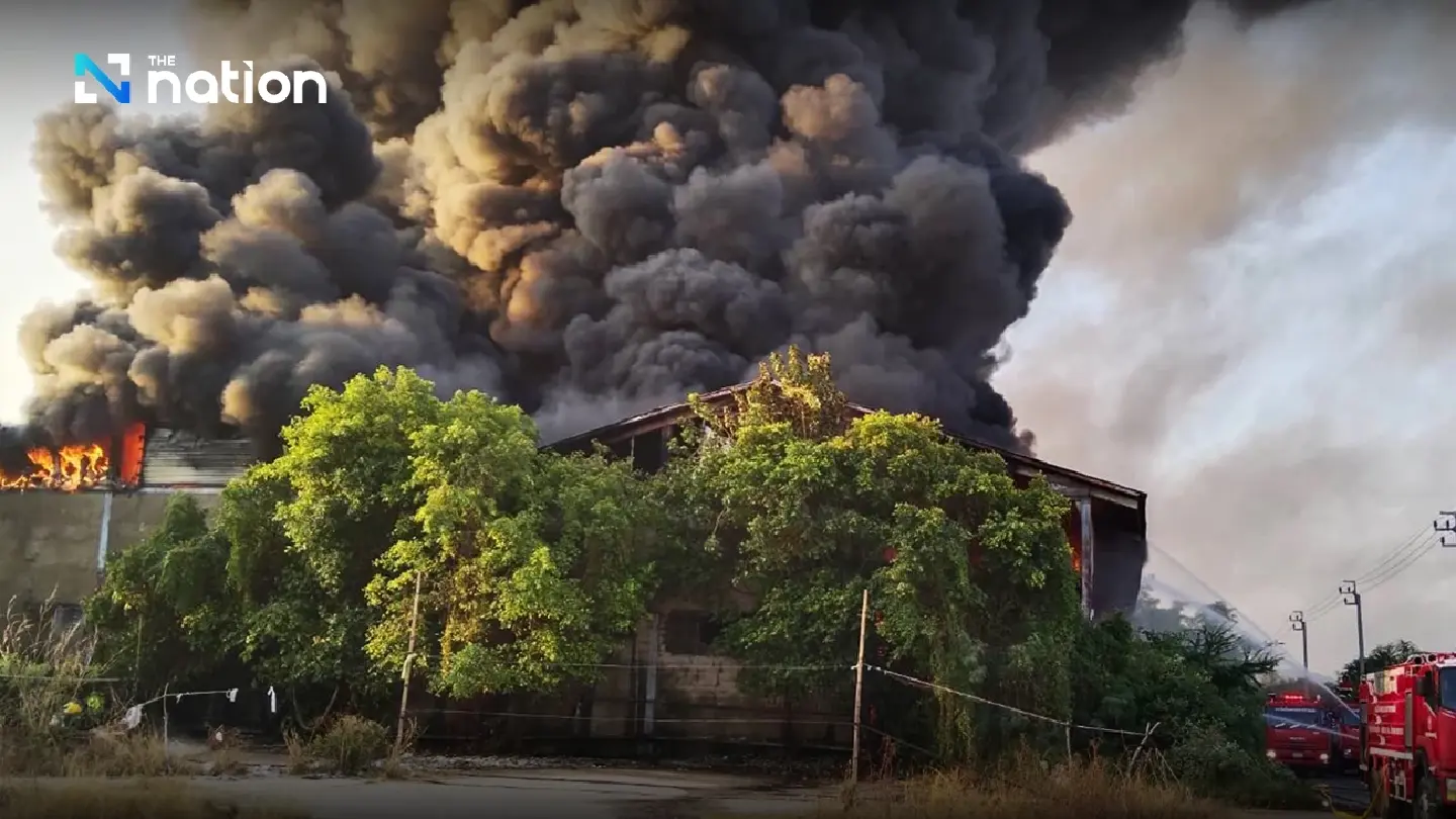 Blaze at Samut Prakan factory prompts smoke warning