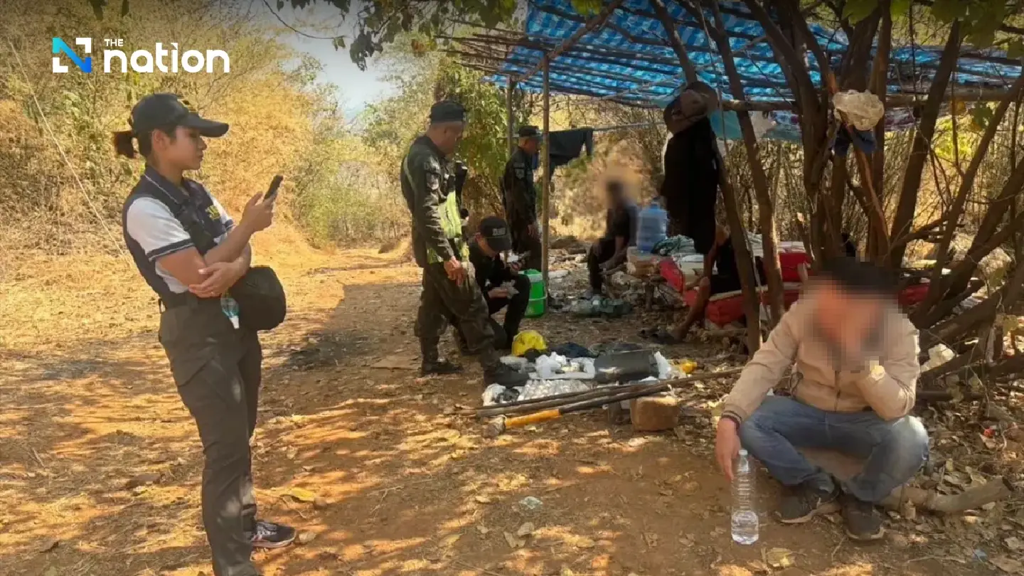 Thai employer, 5 workers arrested for illegal gold mining in Phichit Thai employer, 5 workers arrested for illegal gold mining in Phichit