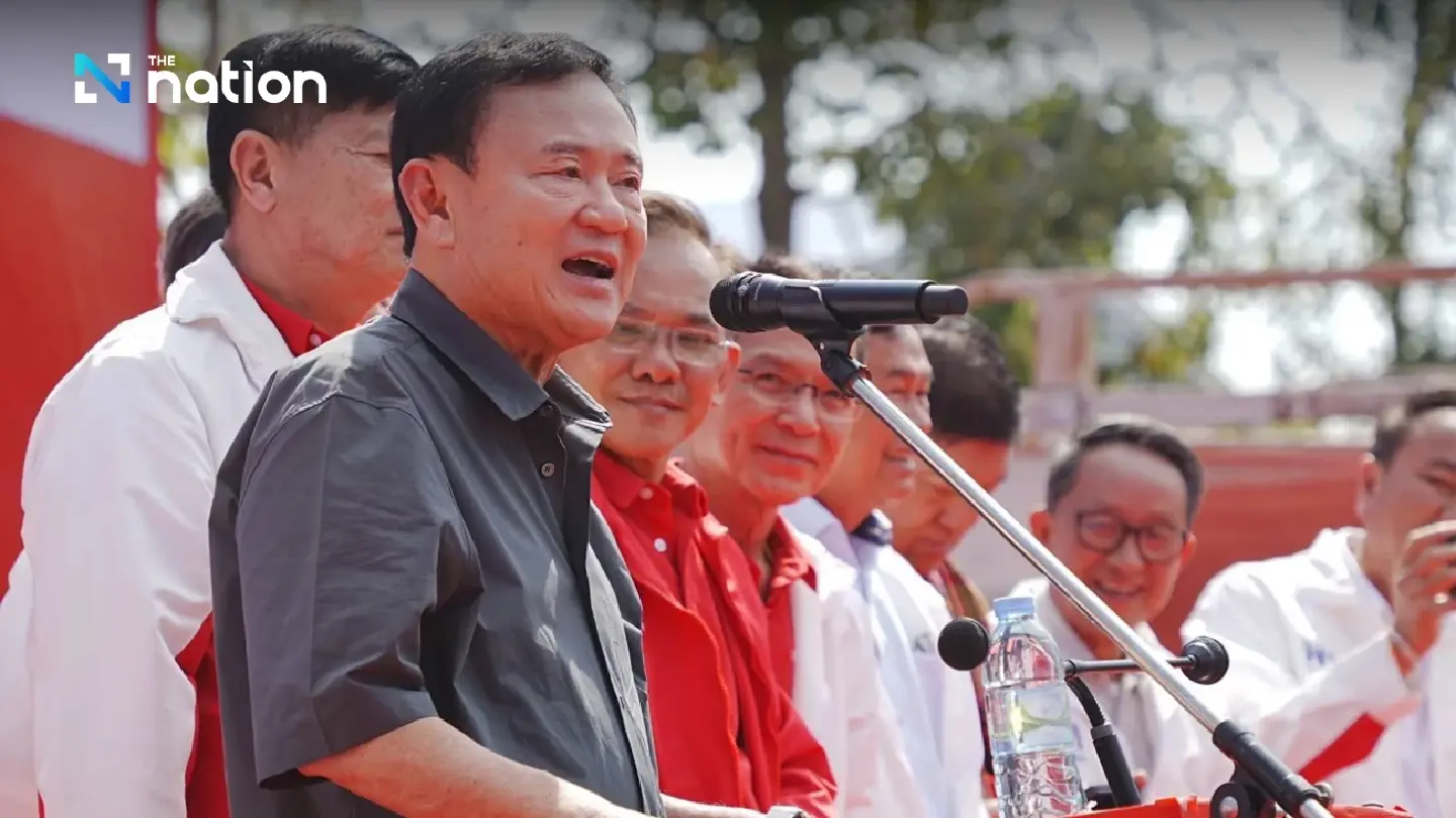 Thaksin vows to fix local problems while campaginign in Si Sa Ket Thaksin vows to fix local problems while campaginign in Si Sa Ket