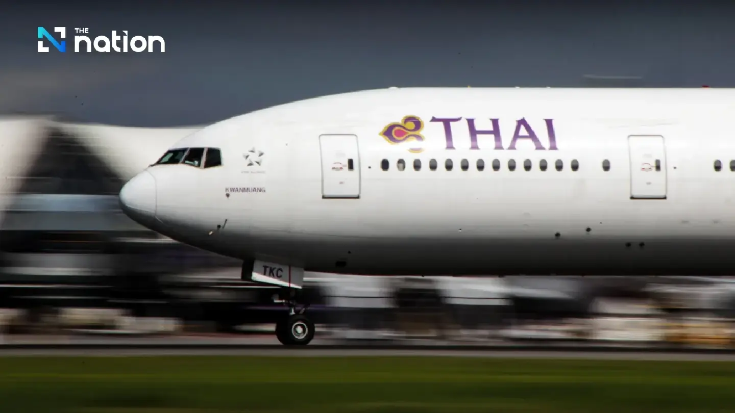 Crack in windshield causes Thai Airways flight to return to Bangkok Crack in windshield causes Thai Airways flight to return to Bangkok
