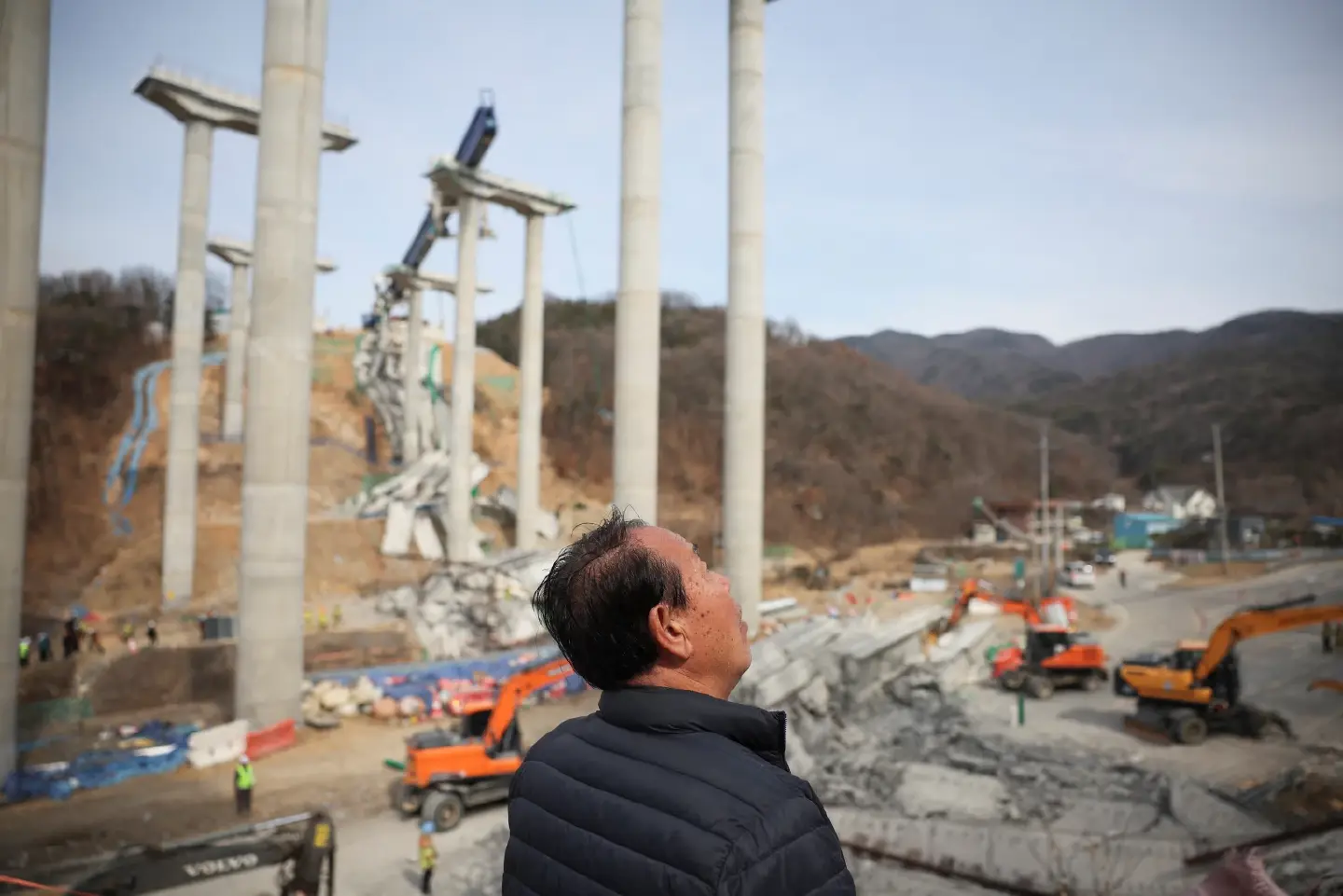 Four killed, six injured in South Korea highway construction collapse