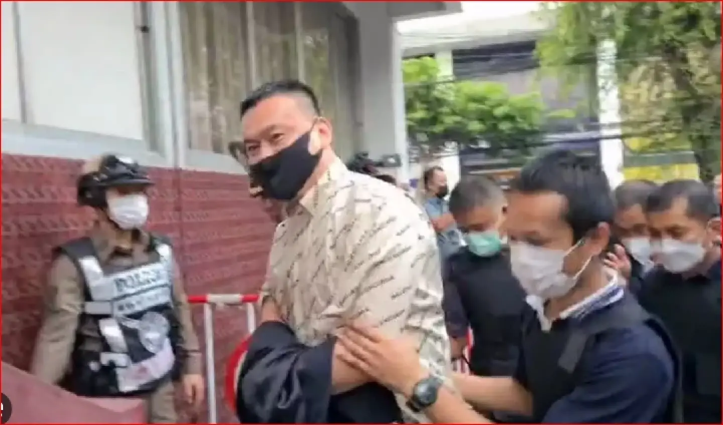 Court acquits Tu Hao, 18 others in money laundering case