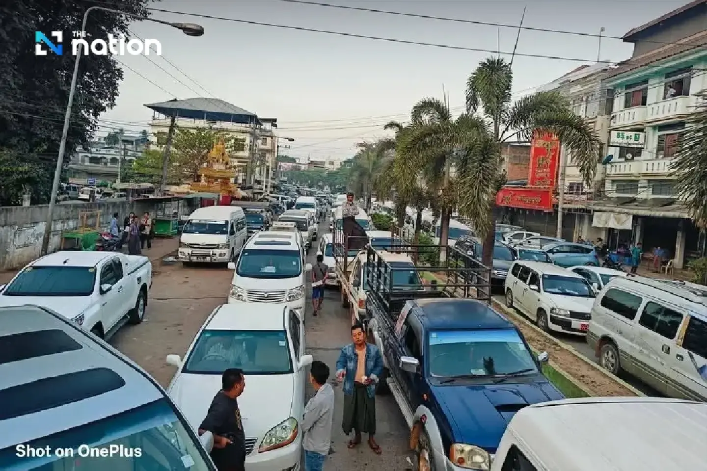 Mae Sot roads jammed with vehicles from Myanmar seeking to fill tanks