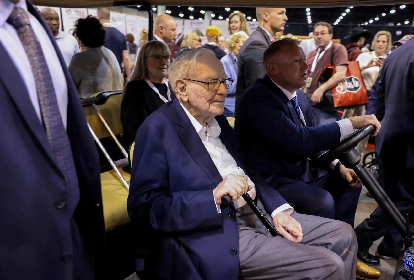 Buffett eyeing more stakes in 5 major Japanese traders Buffett eyeing more stakes in 5 major Japanese traders