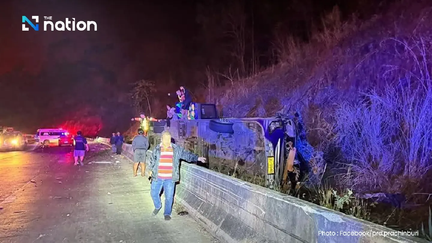 17 killed, 40 injured as tour bus overturns in Prachin Buri 17 killed, 40 injured as tour bus overturns in Prachin Buri