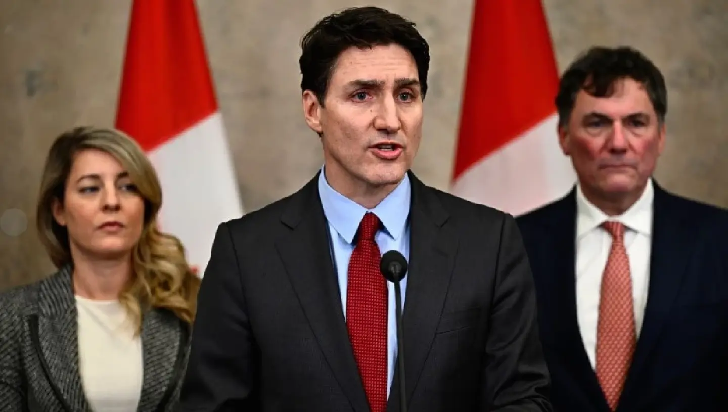 Trump imposes tariffs on Canada, Mexico, China, sparking trade war Trump imposes tariffs on Canada, Mexico, China, sparking trade war