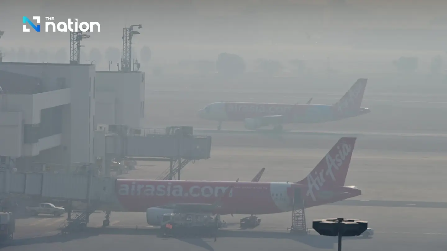 Smog causes poor visibility, flight detours at Don Mueang Airport