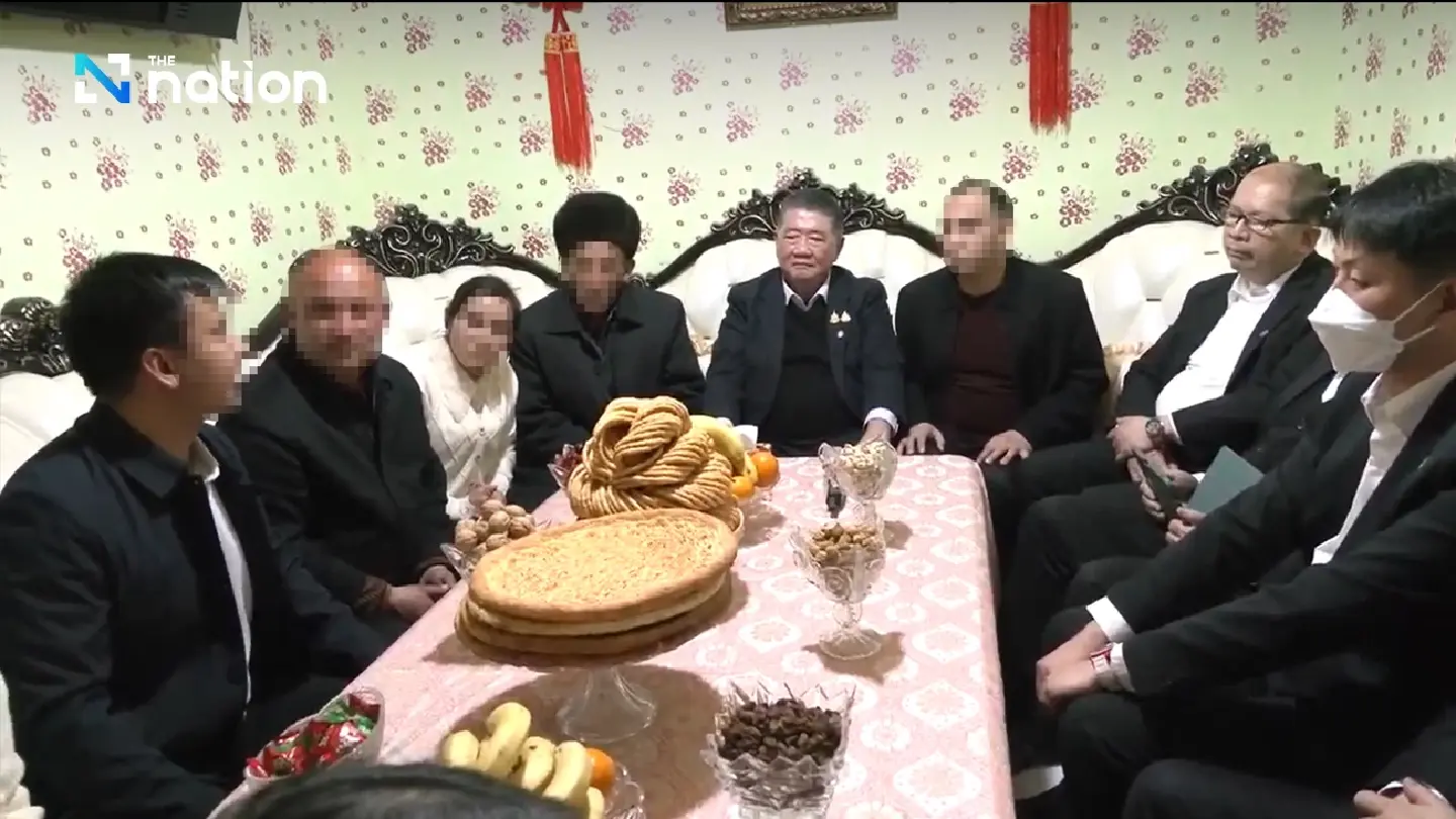 Phumtham, Thawee visit Uyghurs returned to China from Thailand Phumtham, Thawee visit Uyghurs returned to China from Thailand