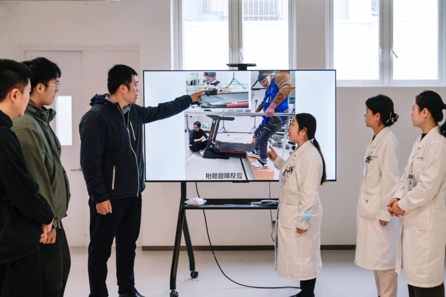 Four paralyzed men in China undergo breakthrough surgery