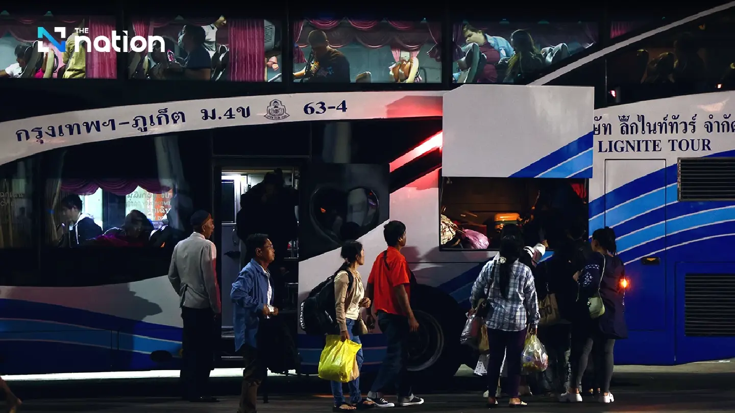 Bus passengers urged to travel before or after Songkran to get 10% discount