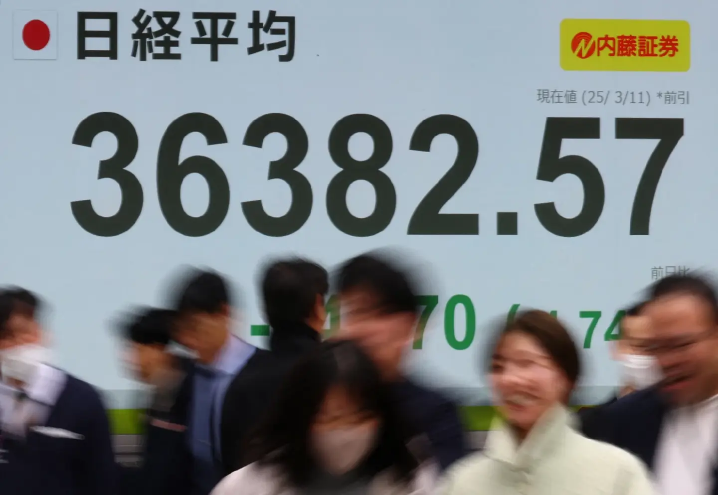 Major Japanese firms' sentiment positive for 4 quarters in row