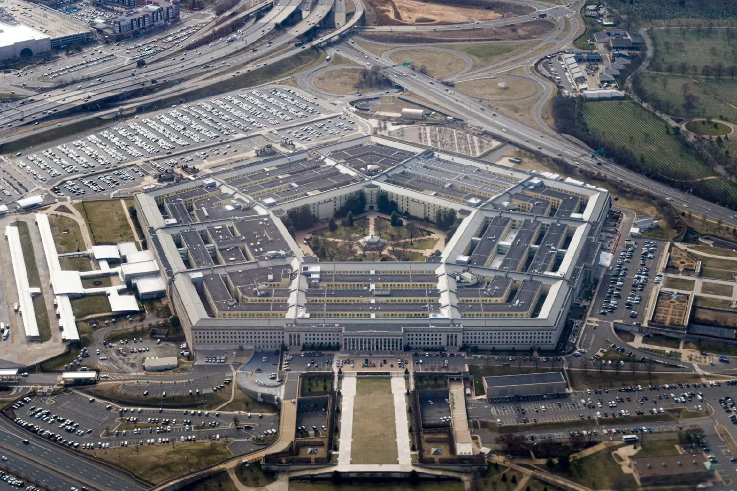 Pentagon mulls halt to expansion of US forces Japan: Report