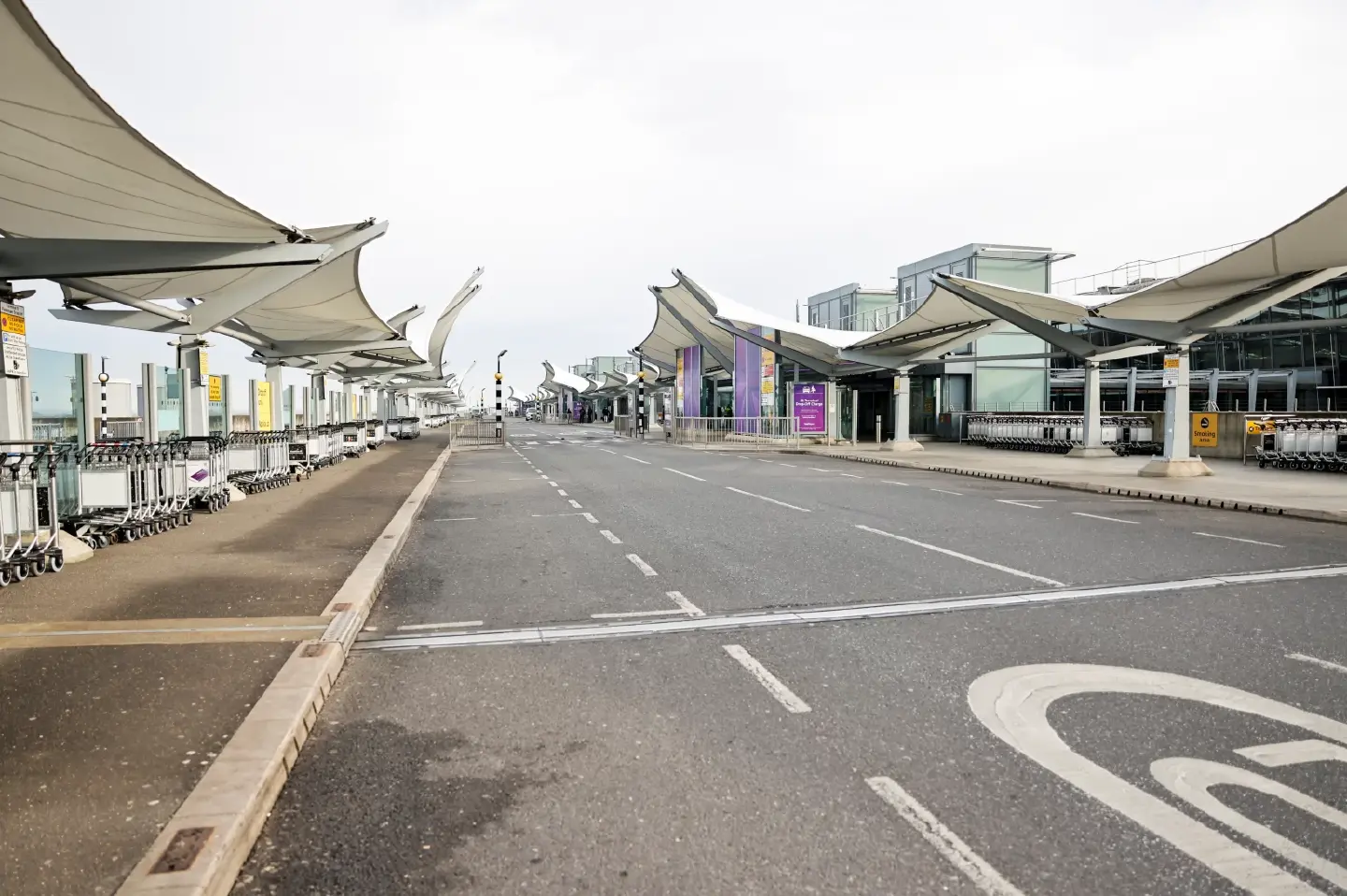 Heathrow Airport closed due to massive fire, global flights disrupted Heathrow Airport closed due to massive fire, global flights disrupted