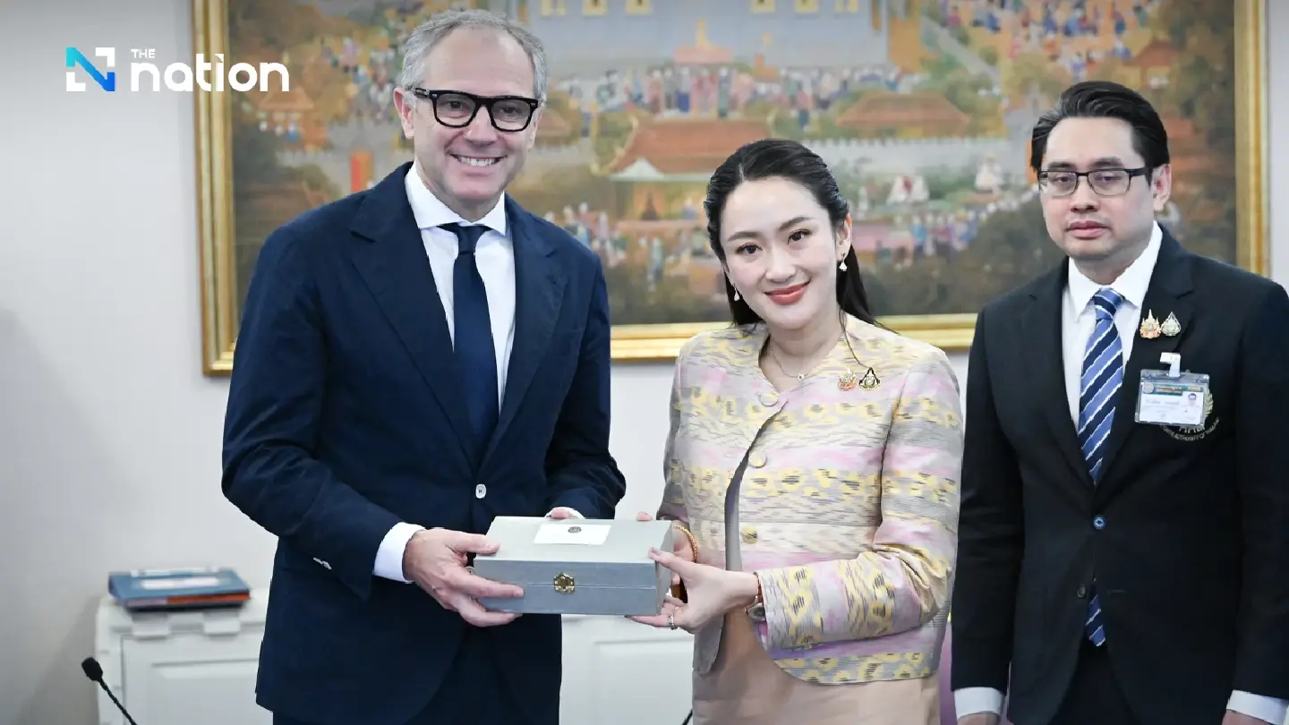 Thai PM holds talks with F1 CEO