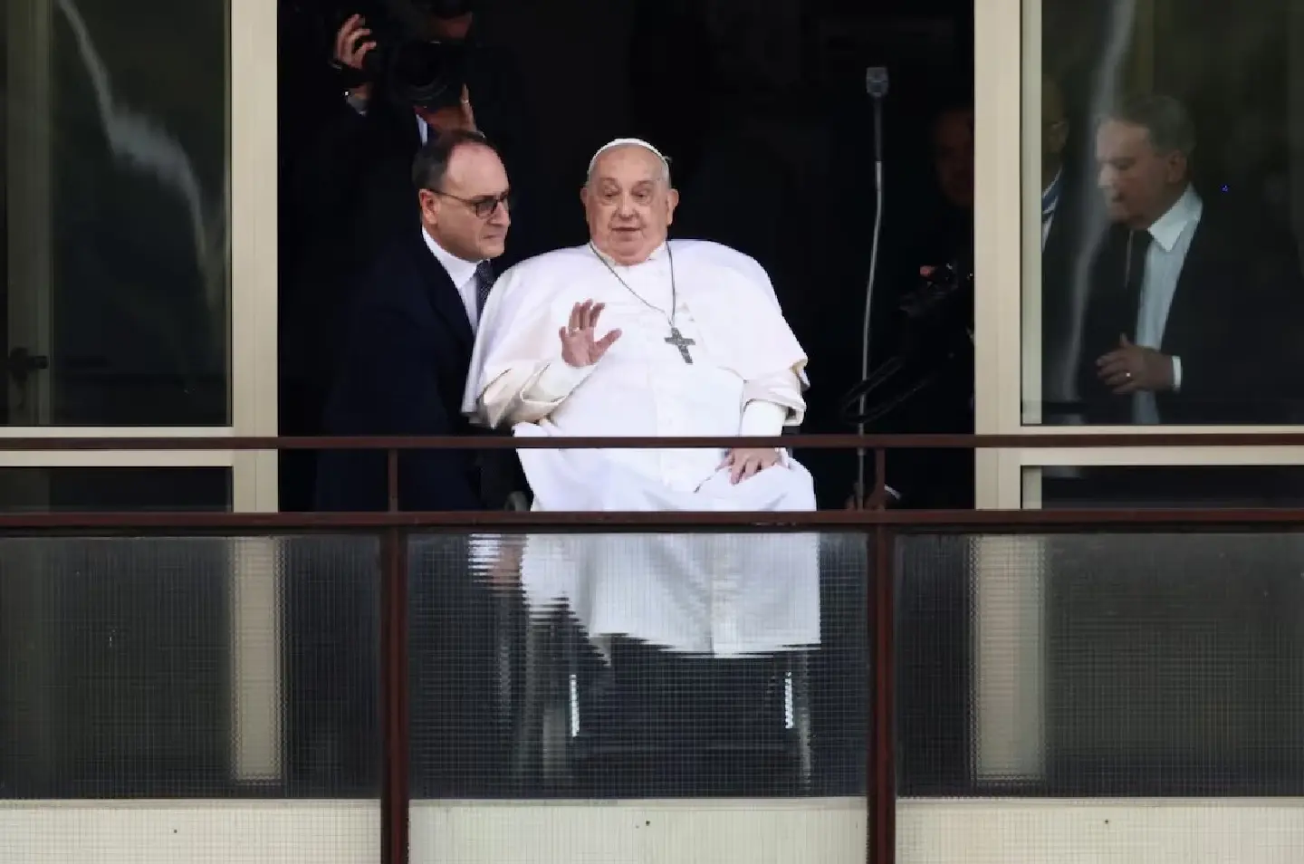 Pope Francis returns to Vatican after five weeks in hospital Pope Francis returns to Vatican after five weeks in hospital