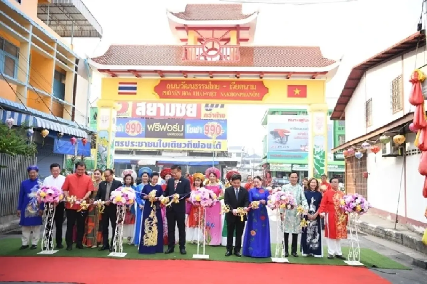 Thai-Vietnamese cultural food street launched in Nakhon Phanom Thai-Vietnamese cultural food street launched in Nakhon Phanom