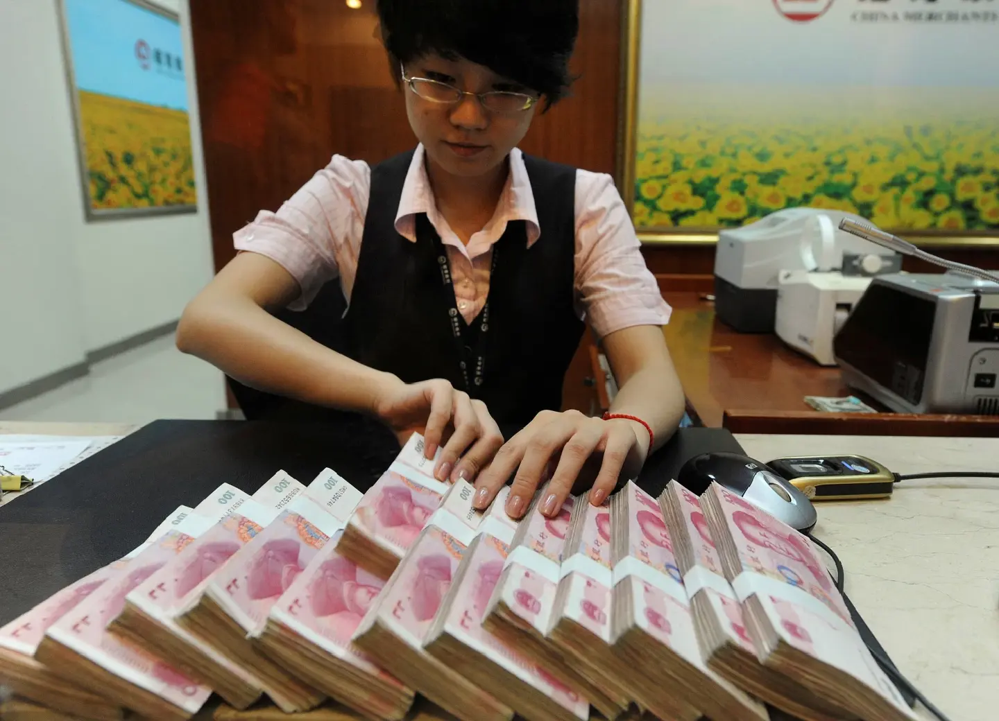 Trump says Japan, China cannot keep reducing value of their currencies