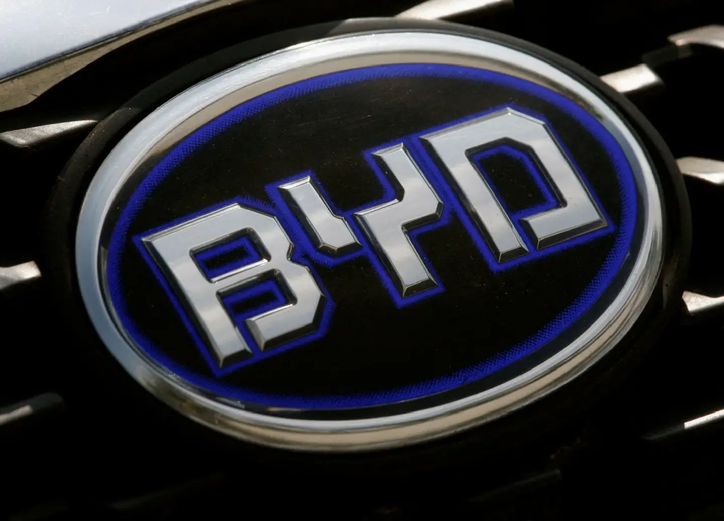 Why are Chinese automakers like BYD launching fast-charging EV systems?