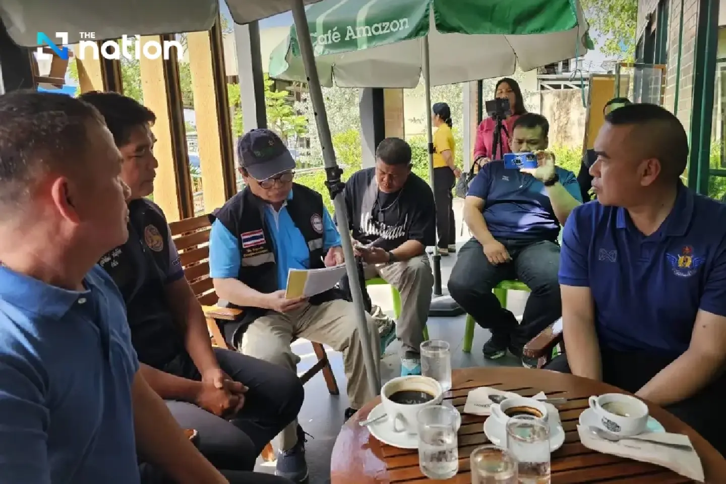Troops ask political party not to hold national anthem event at Ta Muen Thom Troops ask political party not to hold national anthem event at Ta Muen Thom
