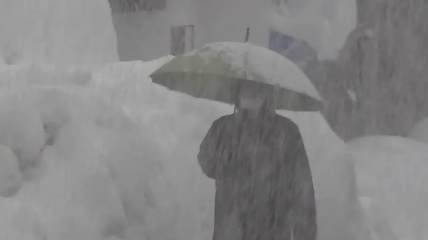 Global warming seen behind Japan's heavy snow in February Global warming seen behind Japan's heavy snow in February