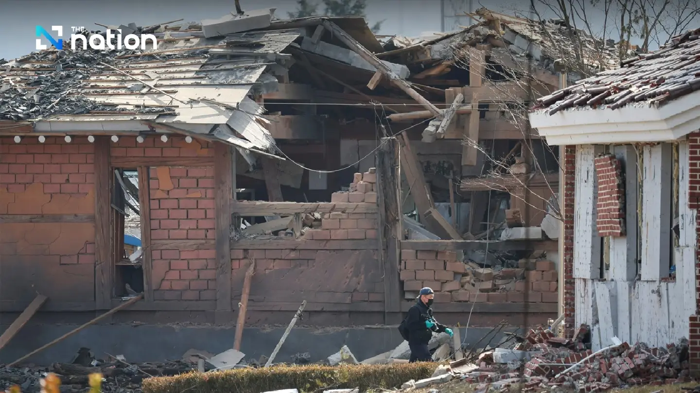 South Korea Air Force jets accidentally drop bombs on homes, injuring 15 South Korea Air Force jets accidentally drop bombs on homes, injuring 15
