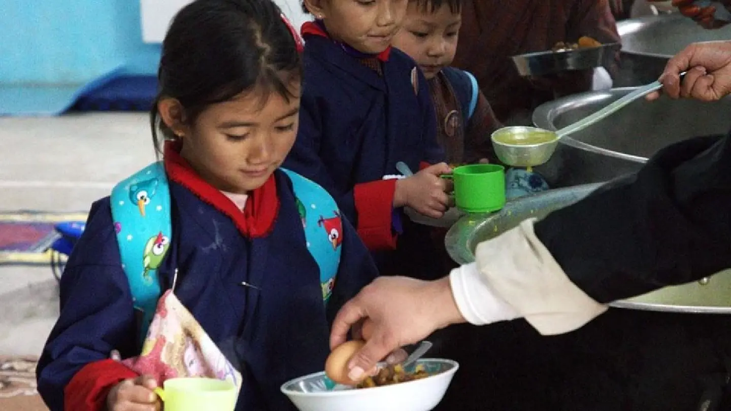 Airline airlifts eggs to remote Bhutan schools free of charge Airline airlifts eggs to remote Bhutan schools free of charge