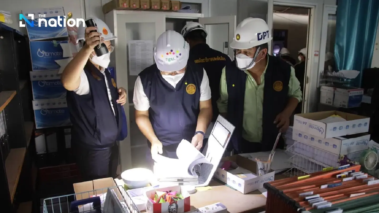 Authorities search containers for documents linked to SAO building Authorities search containers for documents linked to SAO building