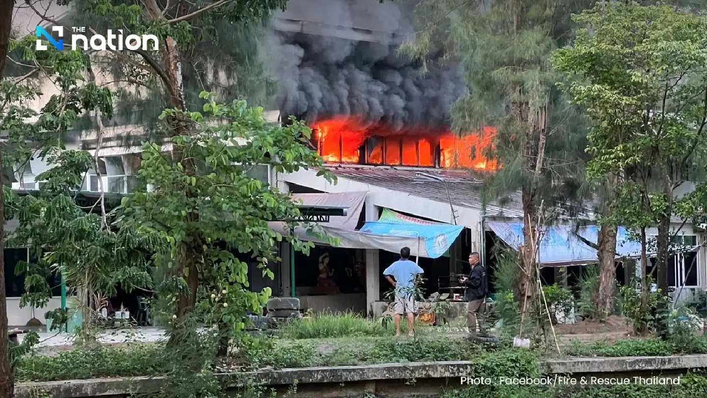 Storage building of Nakhon Pathom wax museum burns down