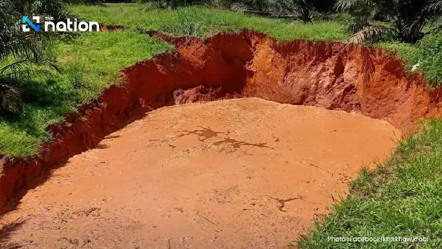 Sinkhole and fissure emerge in Krabi following earthquake Sinkhole and fissure emerge in Krabi following earthquake
